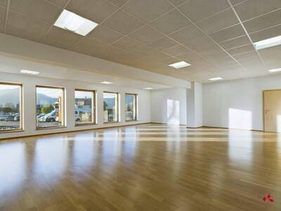 Gewerbeobjekt mieten in 6341 Ebbs