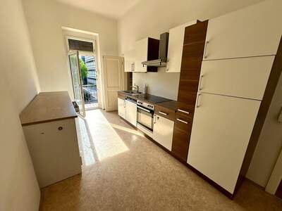 Altbauwohnung mit Balkon mieten in 8010 Graz (Bild 4)