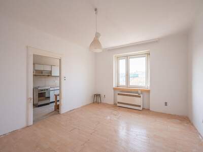 Altbauwohnung kaufen in 1110 Wien (Bild 2)