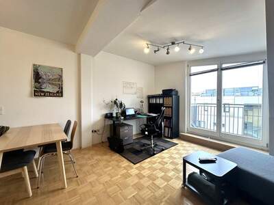 Altbauwohnung mit Balkon mieten in 8010 Graz (Bild 1)