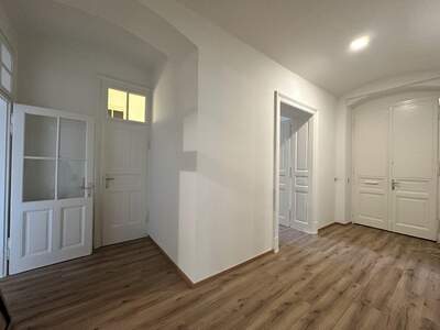 Altbauwohnung mit Balkon mieten in 8010 Graz (Bild 4)