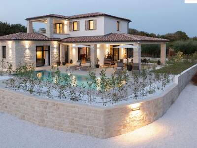 Haus kaufen in 52440 Porec (Bild 1)