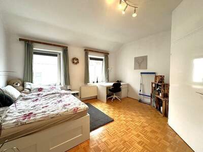 Altbauwohnung mit Balkon kaufen in 8010 Graz (Bild 2)