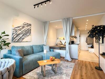 Altbauwohnung mit Balkon mieten in 5020 Salzburg (Bild 2)
