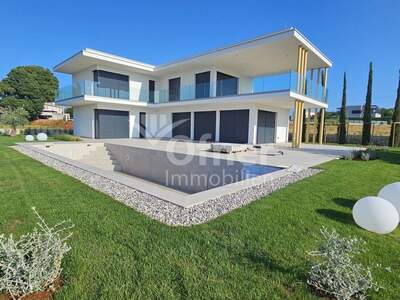 Haus kaufen in 52440 Porec (Bild 1)