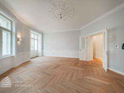 Altbauwohnung mit Balkon kaufen in 1090 Wien (Bild 2)