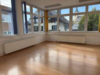 Gewerbeobjekt mieten in 5302 Henndorf