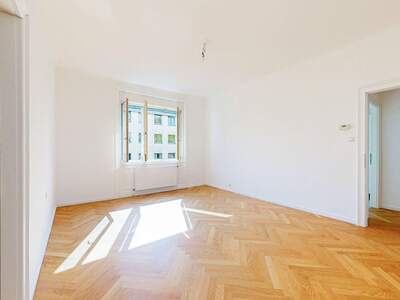 Altbauwohnung mit Balkon kaufen in 1070 Wien (Bild 2)