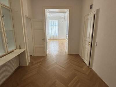 Altbauwohnung mit Balkon mieten in 1090 Wien (Bild 5)