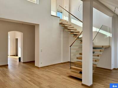 Altbauwohnung mit Balkon kaufen in 8010 Graz (Bild 2)