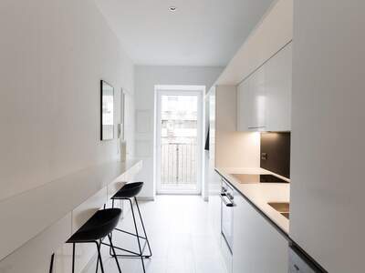 Altbauwohnung mit Balkon mieten in 1150 Wien (Bild 3)