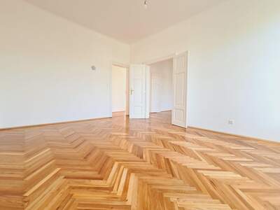 Altbauwohnung mit Balkon kaufen in 1130 Wien (Bild 1)