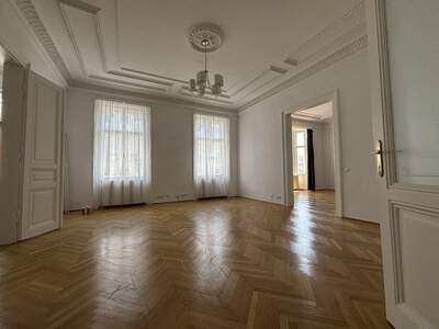 Altbauwohnung mit Balkon mieten in 1090 Wien (Bild 2)