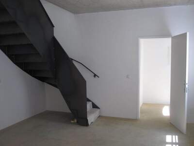 Altbauwohnung mit Balkon mieten in 1080 Wien (Bild 1)