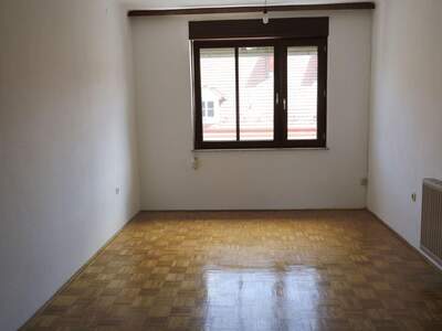 Altbauwohnung mit Balkon mieten in 8020 Graz (Bild 3)