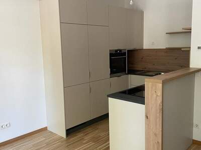 Altbauwohnung mit Balkon mieten in 1130 Wien (Bild 4)