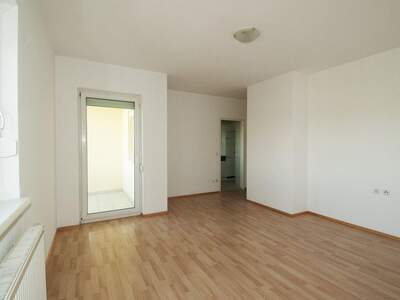 Wohnung mit Balkon mieten in 4910 Ried (Bild 2)