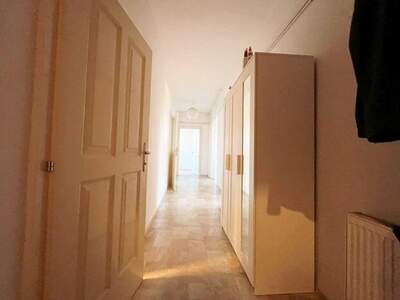 Altbauwohnung mit Balkon mieten in 8010 Graz (Bild 2)