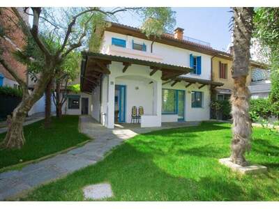 Haus mit Garten kaufen in 33054 Lignano Sabbiadoro (Bild 1)