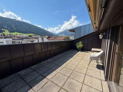 Altbauwohnung mit Balkon kaufen in 6094 Axams (Bild 1)