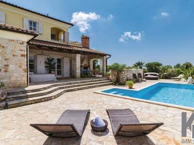 Haus kaufen in 52440 Porec (Bild 2)