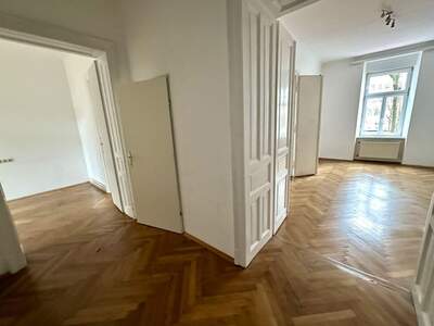 Altbauwohnung mit Balkon mieten in 8010 Graz (Bild 5)