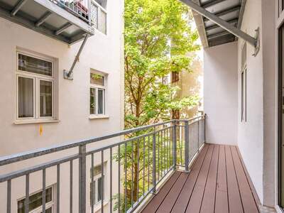 Altbauwohnung mit Balkon kaufen in 1020 Wien (Bild 1)