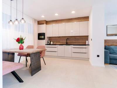 Wohnung mit Balkon kaufen in 23000 Zadar (Bild 2)