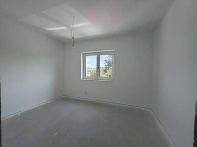 Terrassenwohnung kaufen in 4663 Laakirchen (Bild 2)