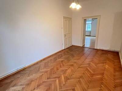 Altbauwohnung mit Balkon mieten in 8010 Graz (Bild 4)