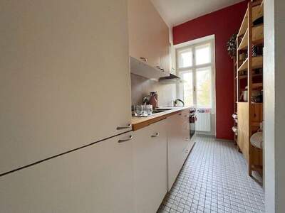 Altbauwohnung mit Balkon mieten in 8010 Graz (Bild 4)