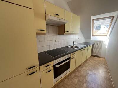 Altbauwohnung mit Balkon mieten in 8010 Graz (Bild 4)