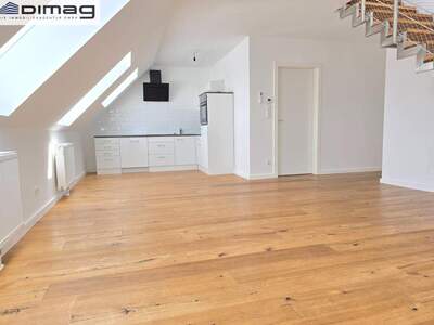 Altbauwohnung mit Balkon kaufen in 1210 Wien (Bild 1)
