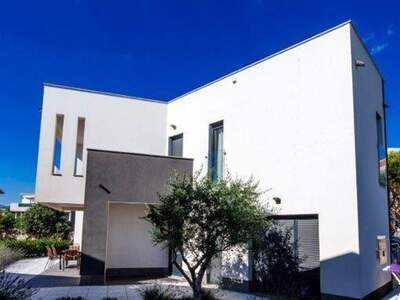 Haus mit Garten kaufen in 23250 Košljun (Bild 3)