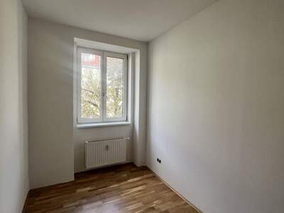 Altbauwohnung mit Balkon mieten in 8020 Graz (Bild 4)