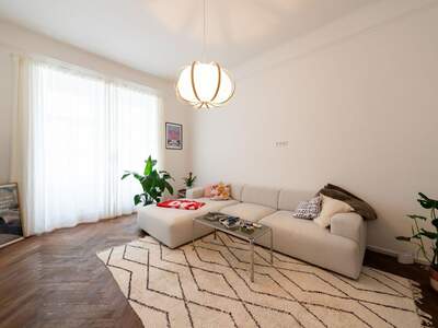 Altbauwohnung mit Balkon kaufen in 8010 Graz (Bild 1)