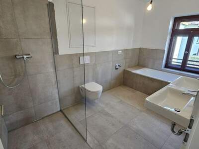 Wohnung mit Balkon kaufen in 83395 Freilassing (Bild 4)