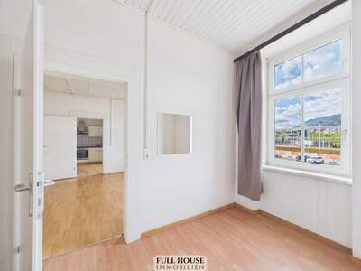 Altbauwohnung mit Balkon kaufen in 9500 Villach (Bild 2)