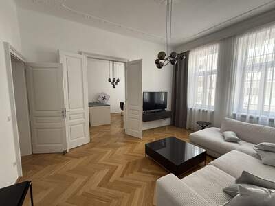 Altbauwohnung kaufen in 1040 Wien (Bild 2)