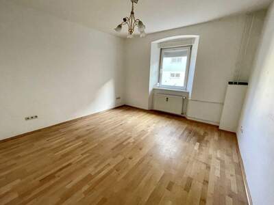 Altbauwohnung mit Balkon kaufen in 8020 Graz (Bild 2)