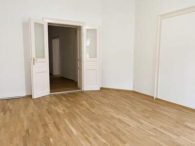 Altbauwohnung mit Balkon mieten in 8010 Graz (Bild 4)