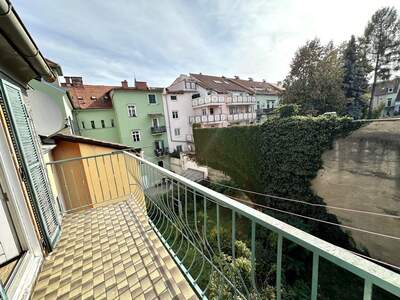 Altbauwohnung mit Balkon kaufen in 8010 Graz (Bild 2)