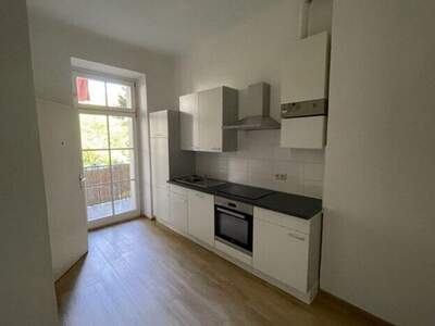 Altbauwohnung mit Balkon mieten in 8010 Graz (Bild 1)