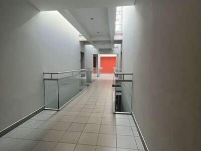 Altbauwohnung mit Balkon mieten in 1016 Wien (Bild 2)