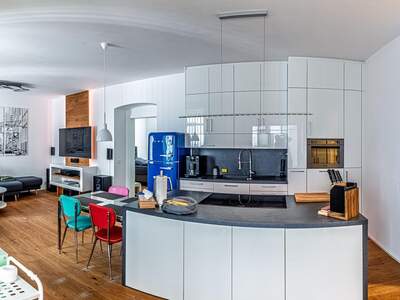 Altbauwohnung mit Balkon kaufen in 1200 Wien (Bild 1)