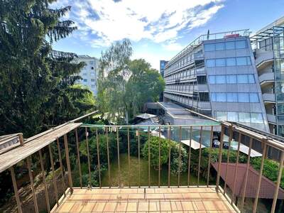 Altbauwohnung mit Balkon mieten in 8010 Graz