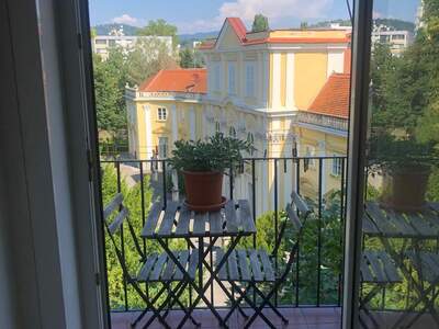 Altbauwohnung mit Balkon mieten in 8010 Graz (Bild 2)