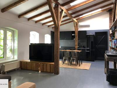 Altbauwohnung kaufen in 10967 Berlin (Bild 1)