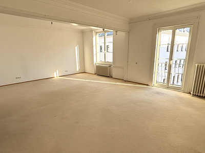 Altbauwohnung mit Balkon kaufen in 1090 Wien (Bild 1)