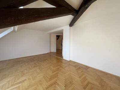 Altbauwohnung mit Balkon mieten in 8020 Graz (Bild 2)